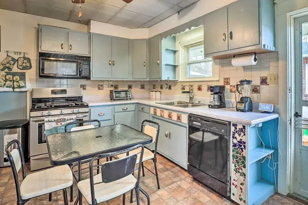 Allentown Home: 2 Mi To Hamilton District!