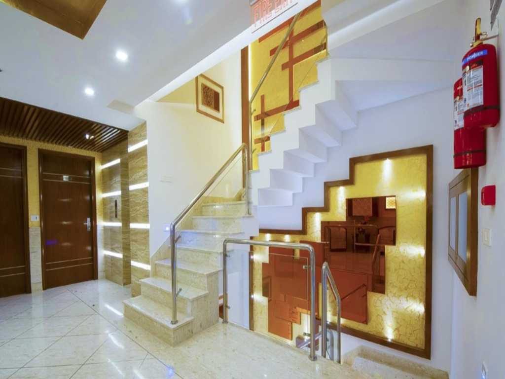 Hotel Star Palace - Near Karol Bagh Metro