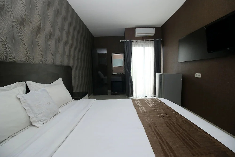 Arotel BSD