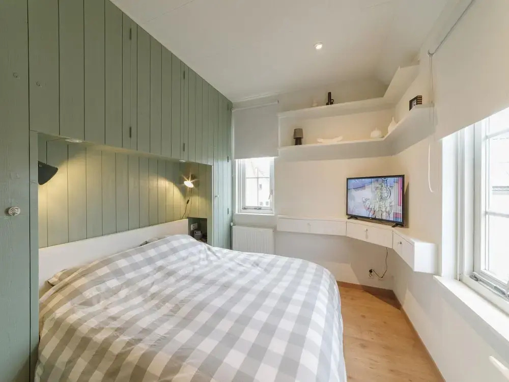 Zeeland Retreat; Sauna and Seaside Charm