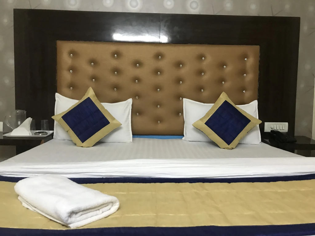 Hotel Aamantran Inn