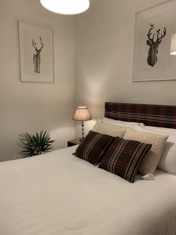 Immaculate 1-bed Apartment in Glasgow Denniston