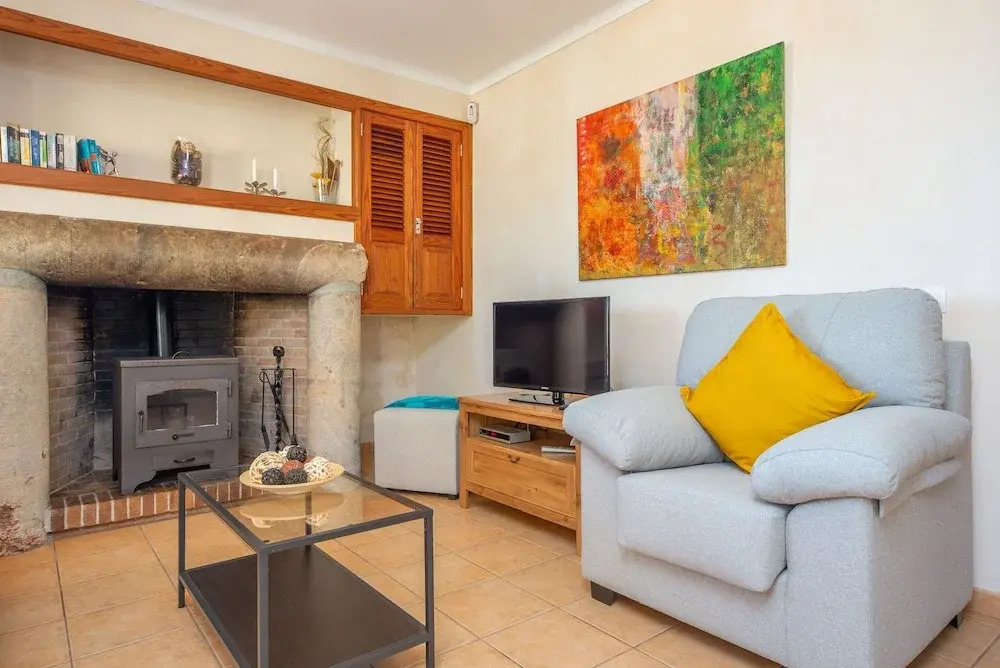 Vista Sol in Ariany With 2 Bedrooms and 1 Bathrooms