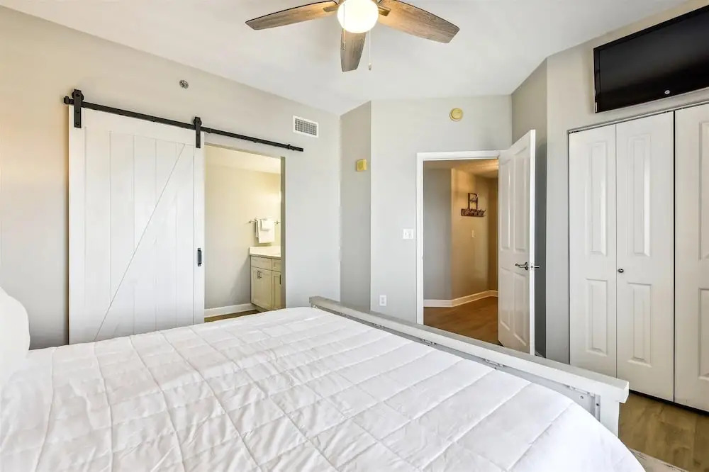 Shores of Panama 2028 - Luxurious Gulf-Front 3 Bedroom/3 Bath 3 Condo by RedAwning