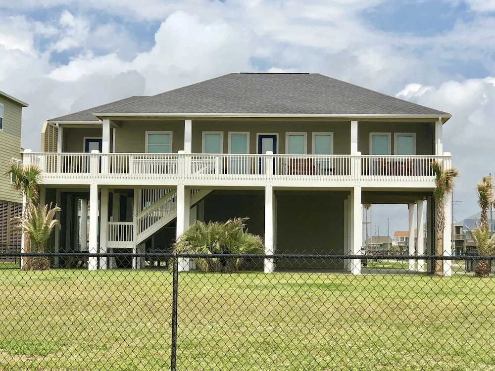 Summer Salt 3 Bedrooms 2 Bathrooms Home