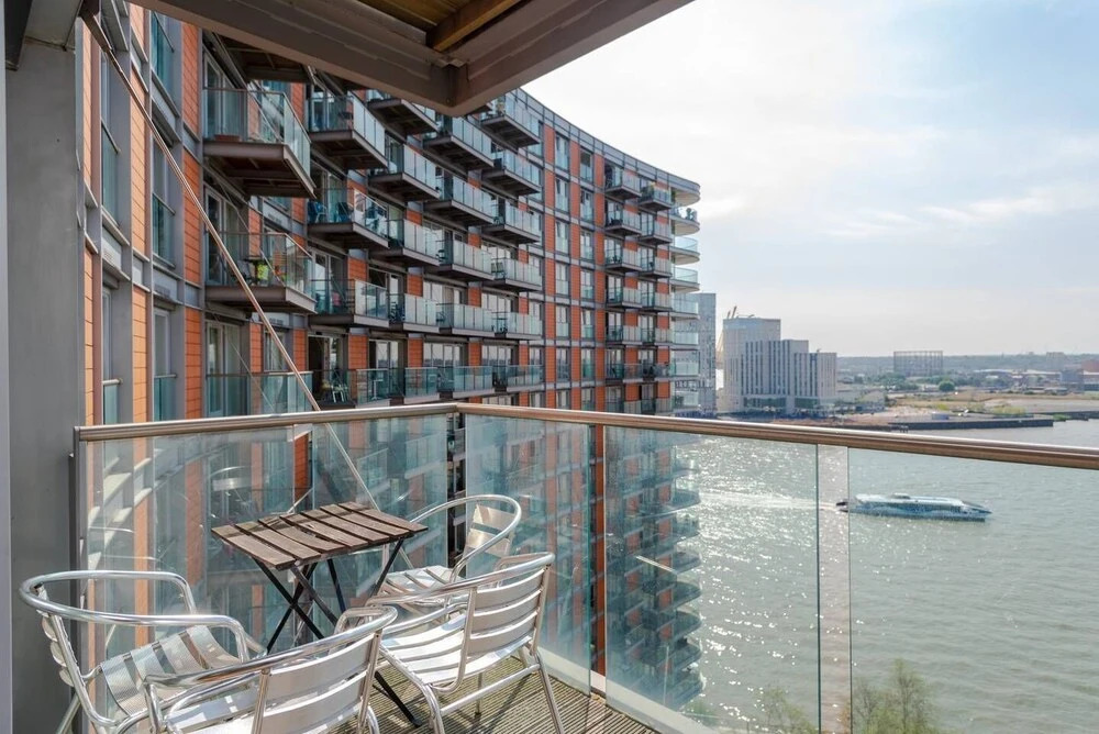 Stylish Modern 2 Bedroom Apartment