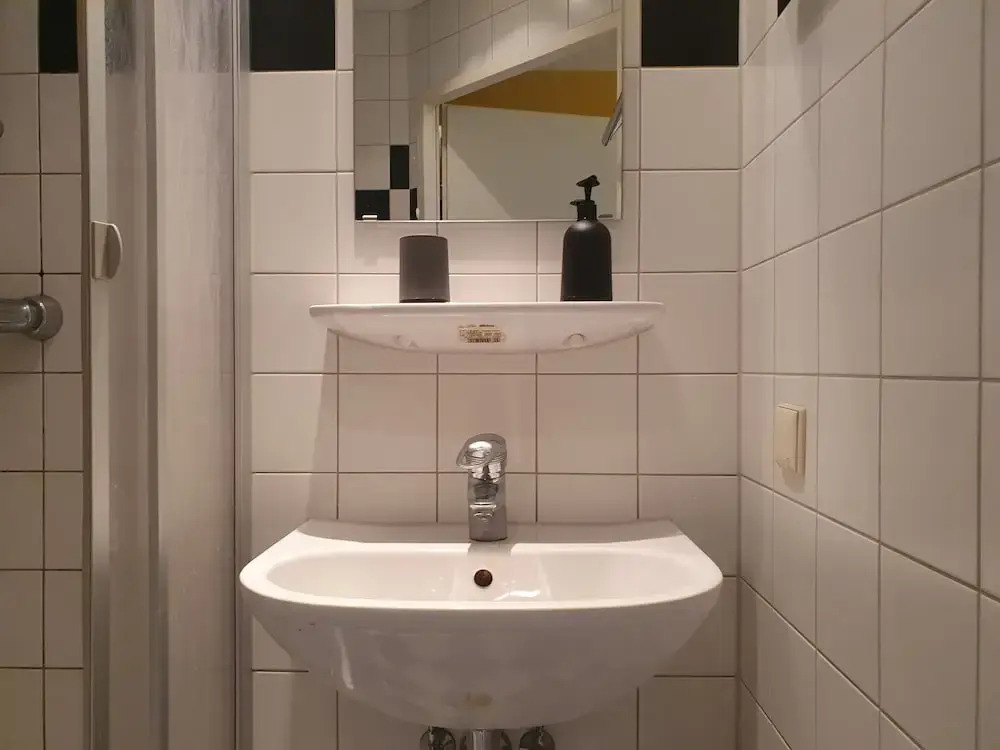 Affordable Central Rooms Near U3