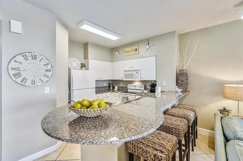 Shores Of Panama 620-sleeps 8, Free Fun! Reserved Parking Space! Updated! 2 Bedroom Condo by RedAwning