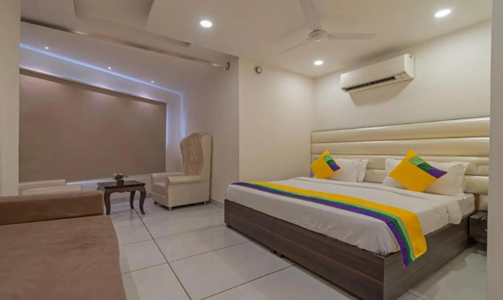 Hotel P Grand By OYO Rooms