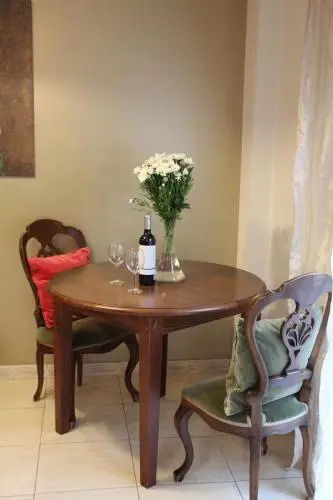 Tiffanys Apartment