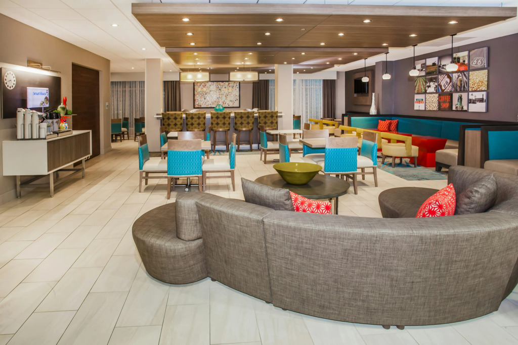 Holiday Inn Express & Suites Litchfield by IHG