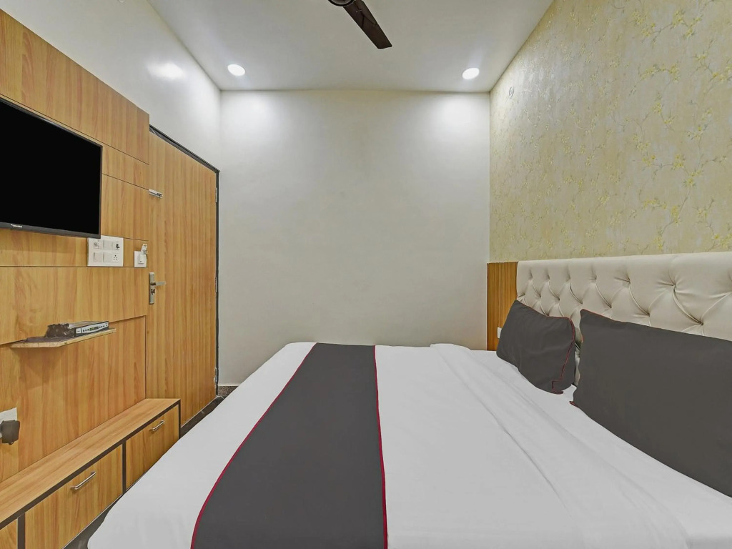 Collection O 86478 Hotel Greenleaf