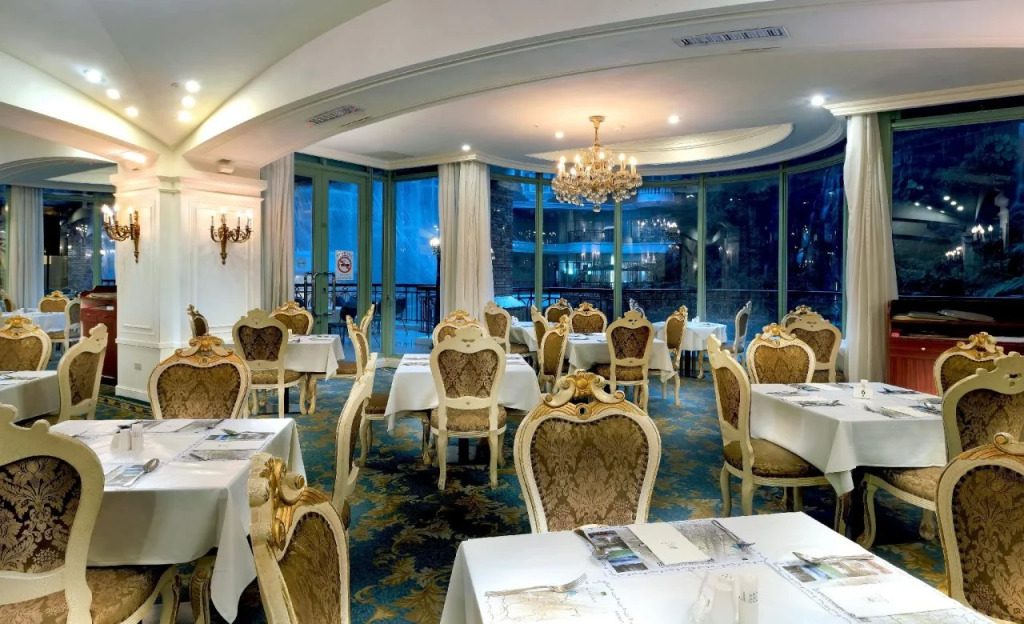 Le Midi Hotel Chitou