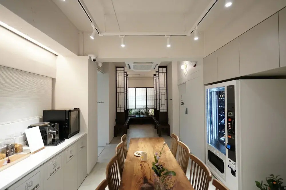 D A L Premium Capsule Hotel