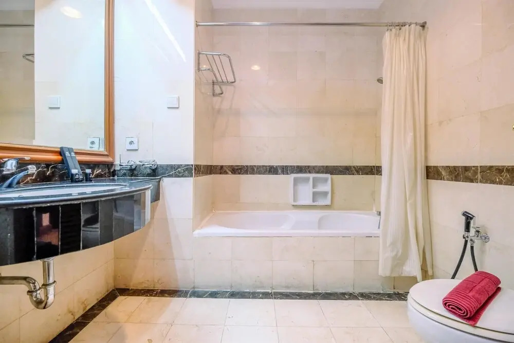 Simply And Comfort Living Studio At Roosseno Plaza Apartment