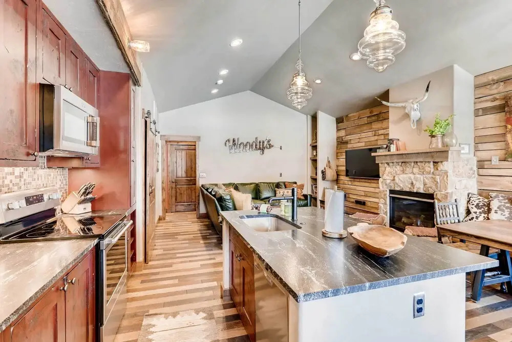 2 Blocks To Grand Lake: Downtown Western Cabin!