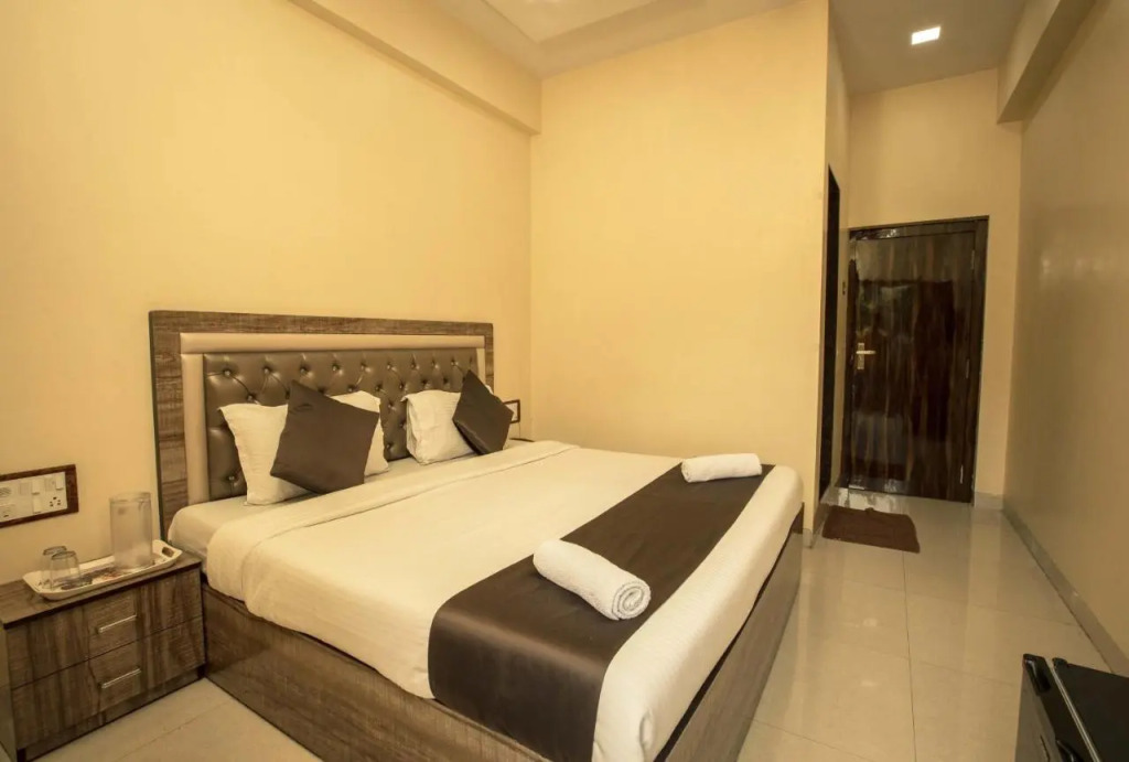 Hotel Apsara - NearJ J Hospital Mumbai