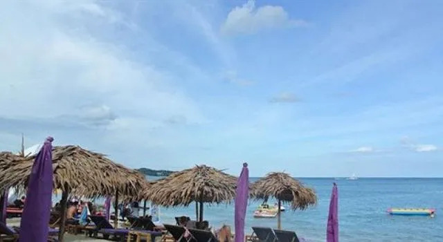 Trash and Glam Beach Lounge