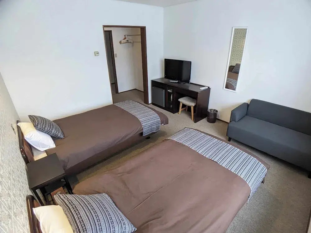 White Tree Lodge Madarao Tangram