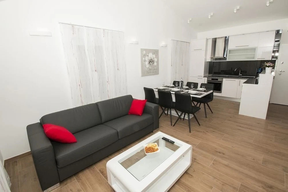 LCT Apartment Laura