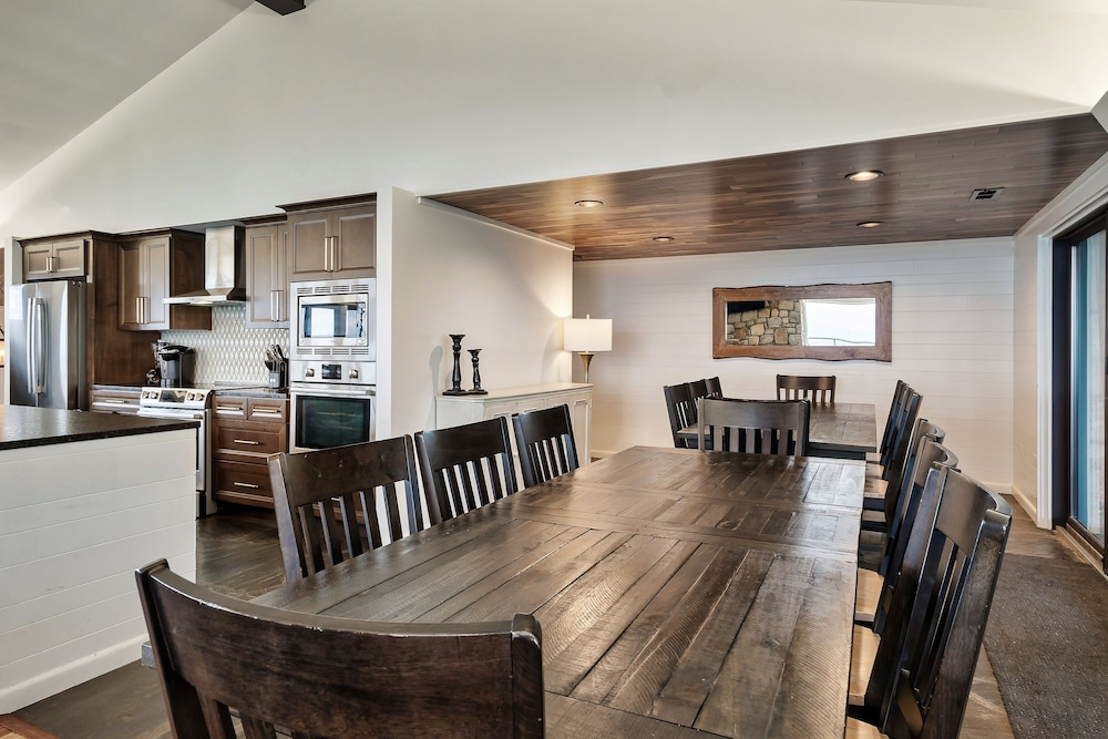 Bluff Mountain Estate