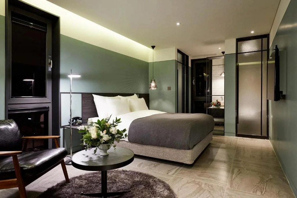 Hongdae Nine Brick Hotel