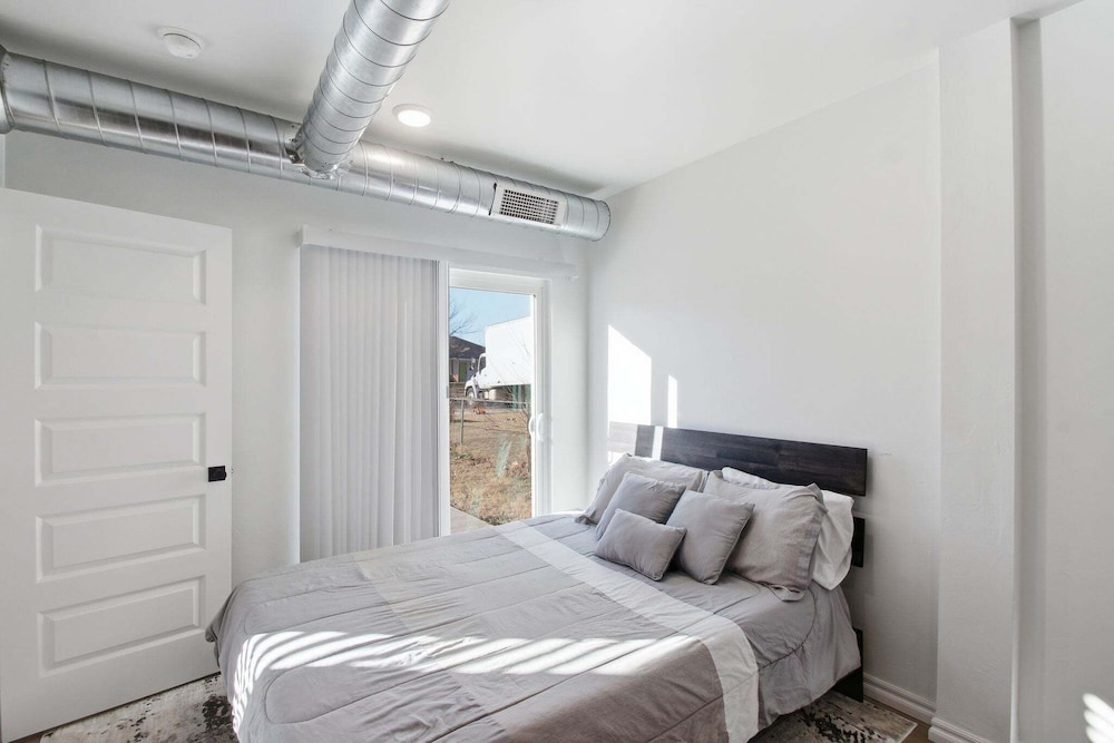 Modern 2br Near Downtown Okc 2 Bedroom Home