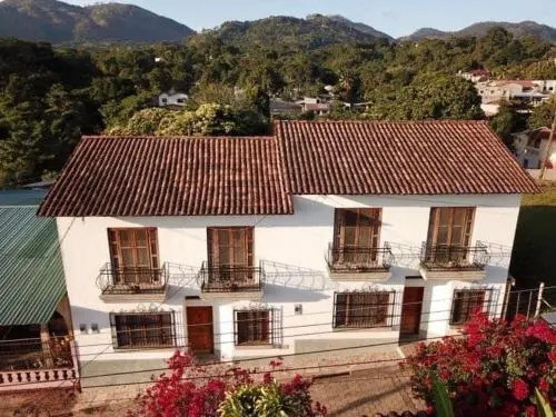 La Casa de Dona Irma Townhouse