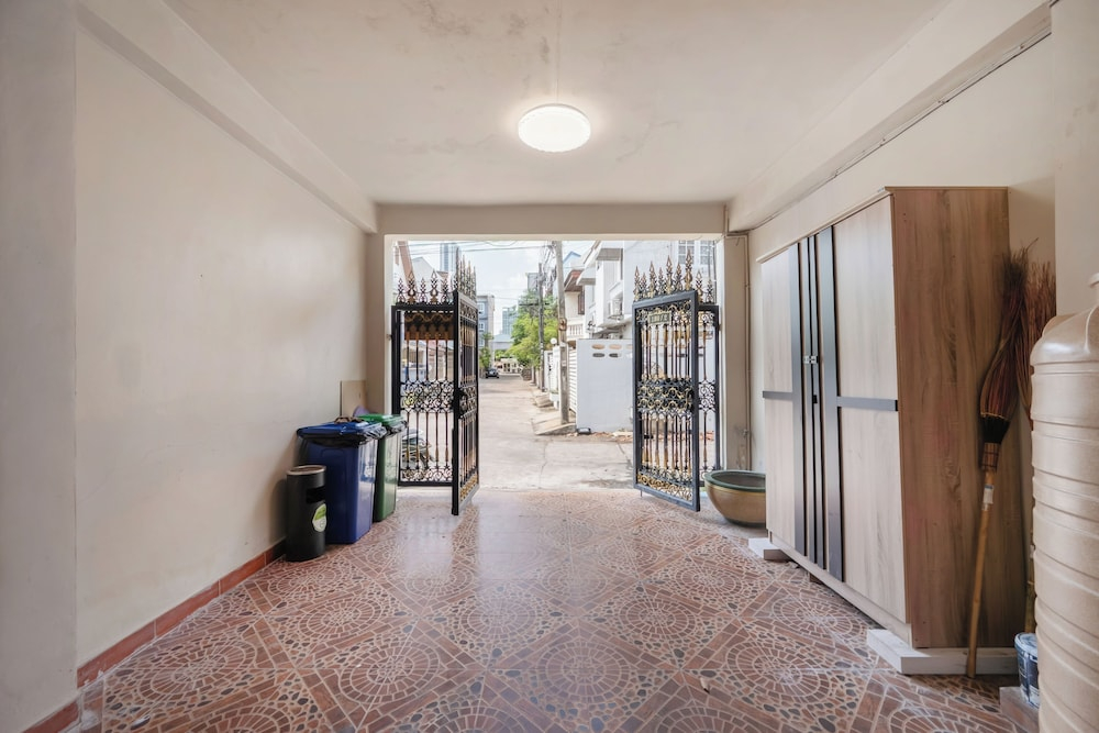 Arun Sa Wad House Sukhumvit 4 Guests