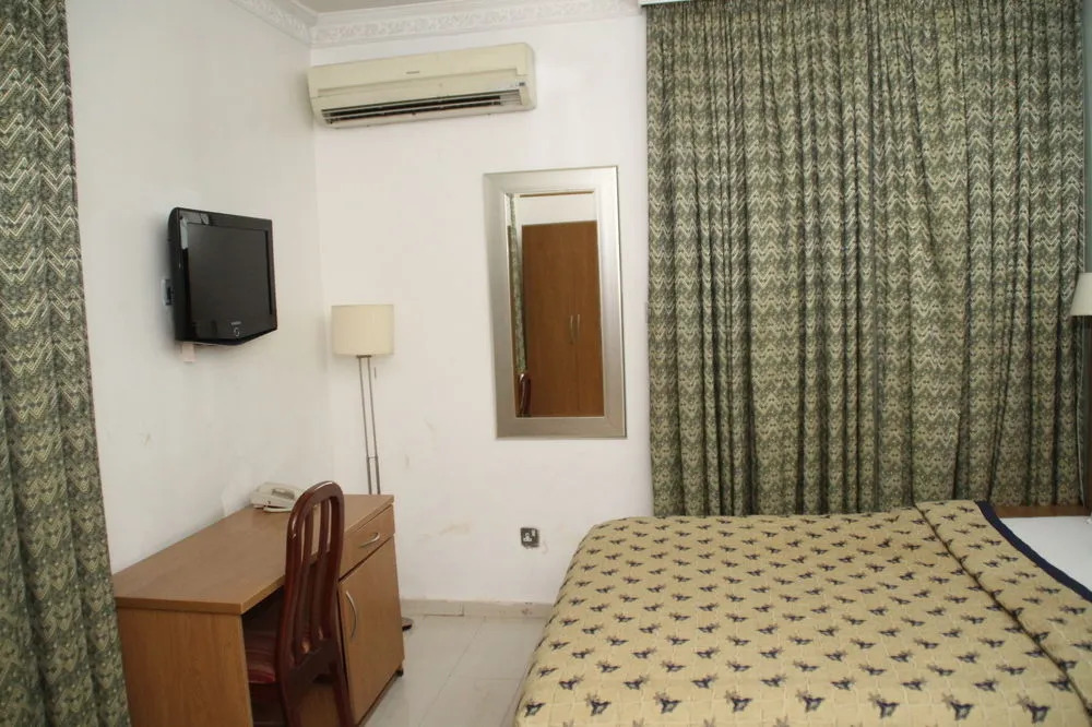 Bec Suites