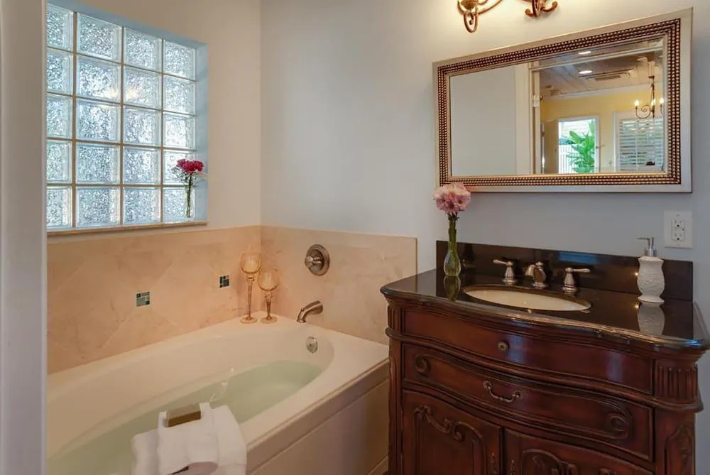 SeaGlass Inn