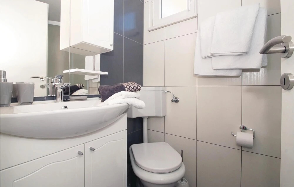 Amazing Home in Dingac-potocine With Wifi and 2 Bedrooms
