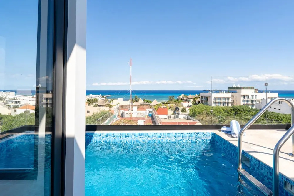 Oceanview Infinity Pool, Steps to 5th Ave & Beach