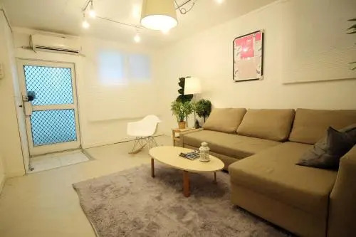 Artist House 7