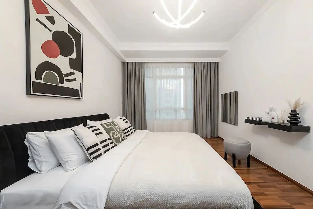 Spacious 2BR apartment in Marina Crown