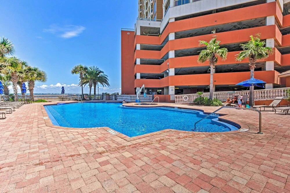 Pensacola Beach Resort Condo With Beach Access!