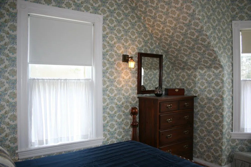Sackville Bed & Breakfast
