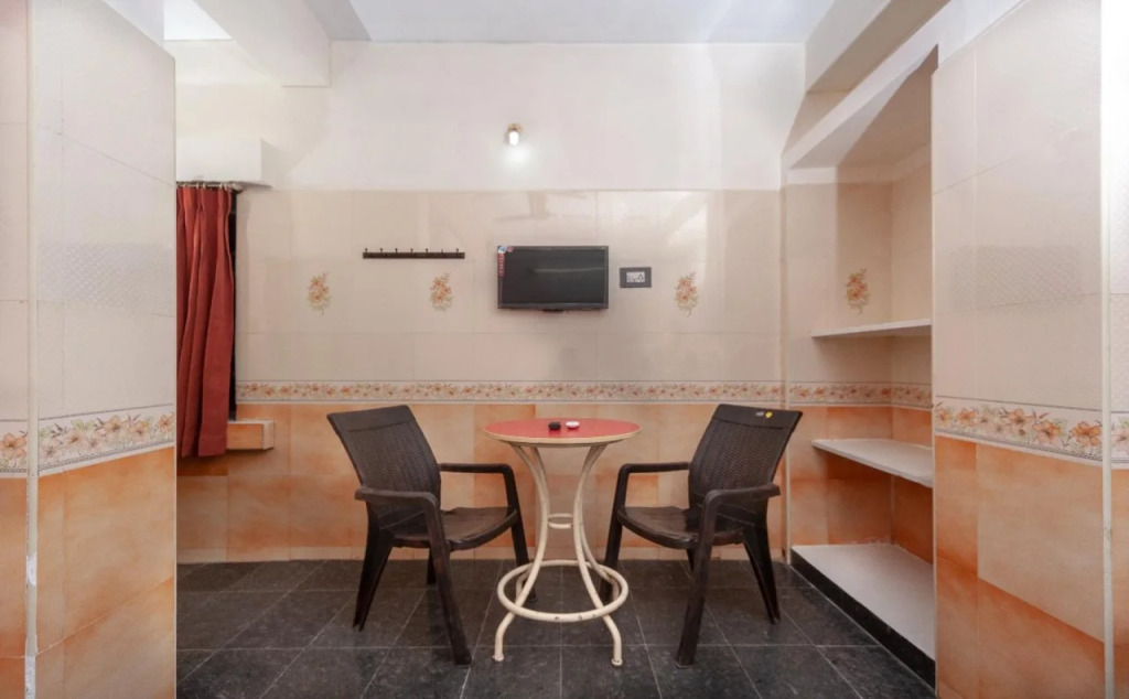 OYO 16692 Atchaya Rooms