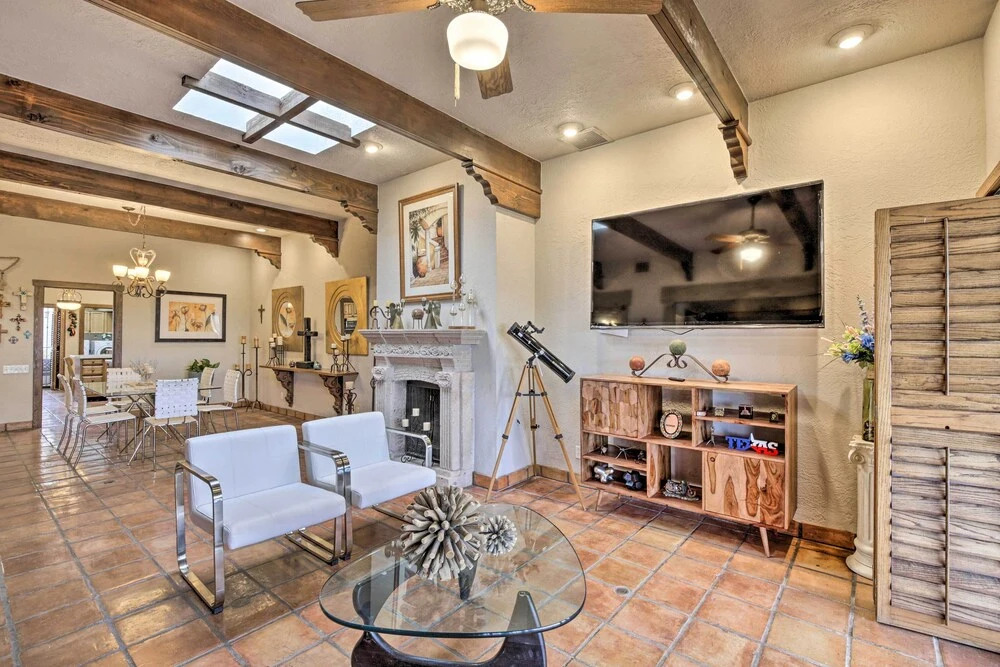 Elegant El Paso Condo ~ 10 Mi to Downtown!