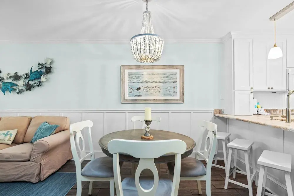 Searenity Awaits: 2-bd, 2-ba Coastal Escape! Perfect for 5! Pet Friendly!