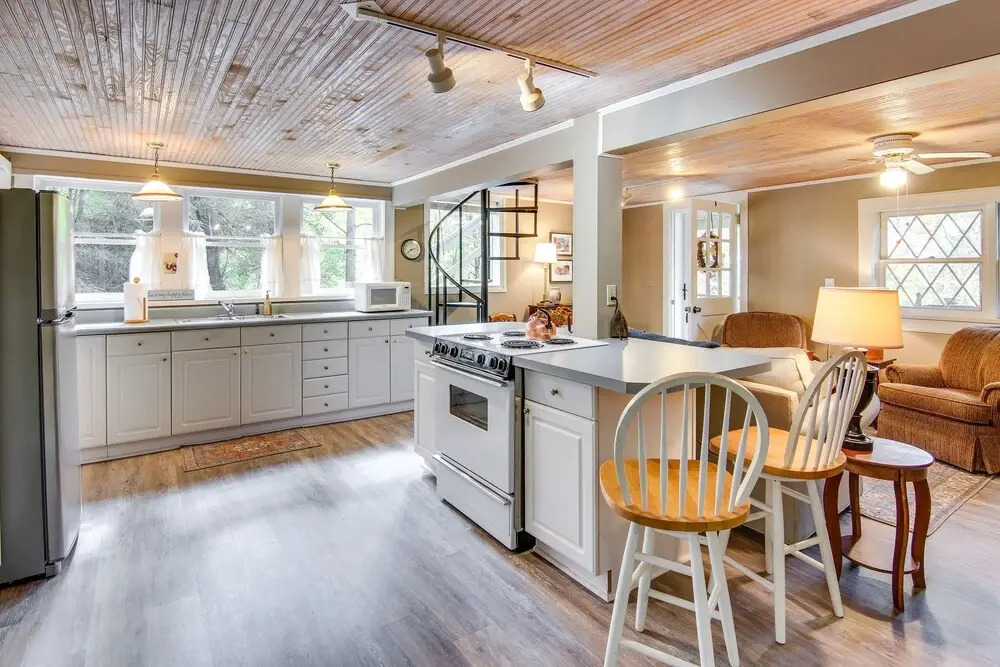 Black Mountain Cabin Apartment ~ 2 Mi to Downtown!