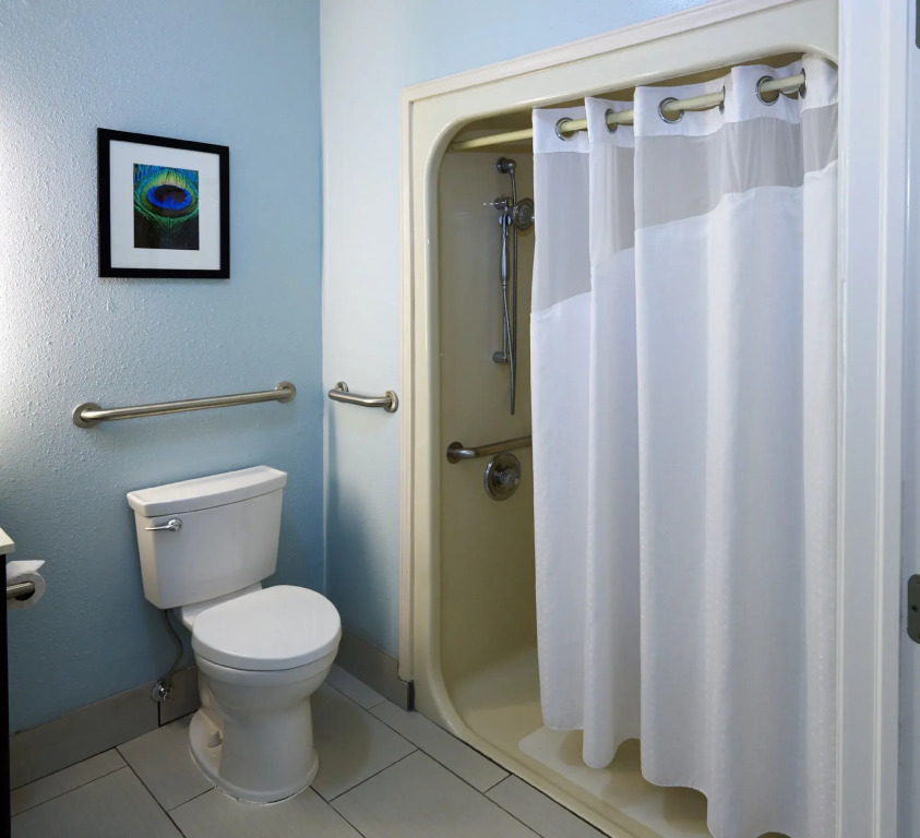 Holiday Inn Express & Suites Birmingham South - Pelham by IHG