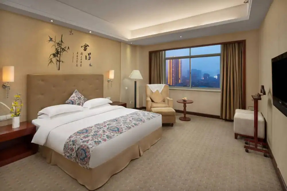 Yiyang Huatian Hotel