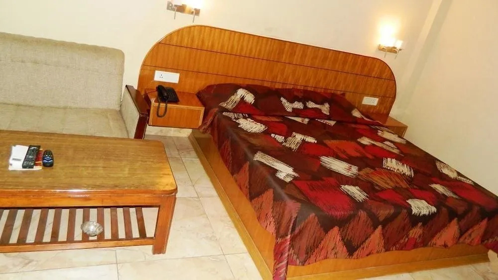 Hotel Yamini