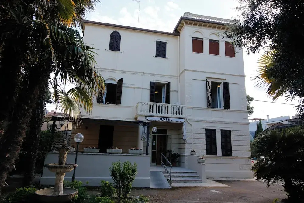 Hotel Villa Pina
