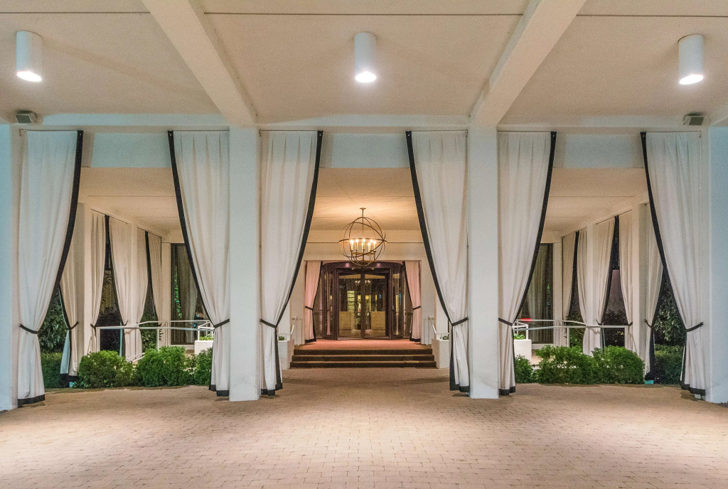Proximity Hotel