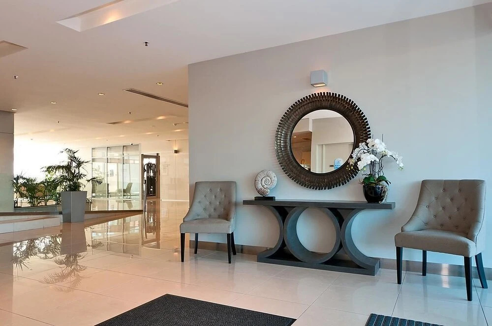Grand Hotel Apartments Gold Coast by owner