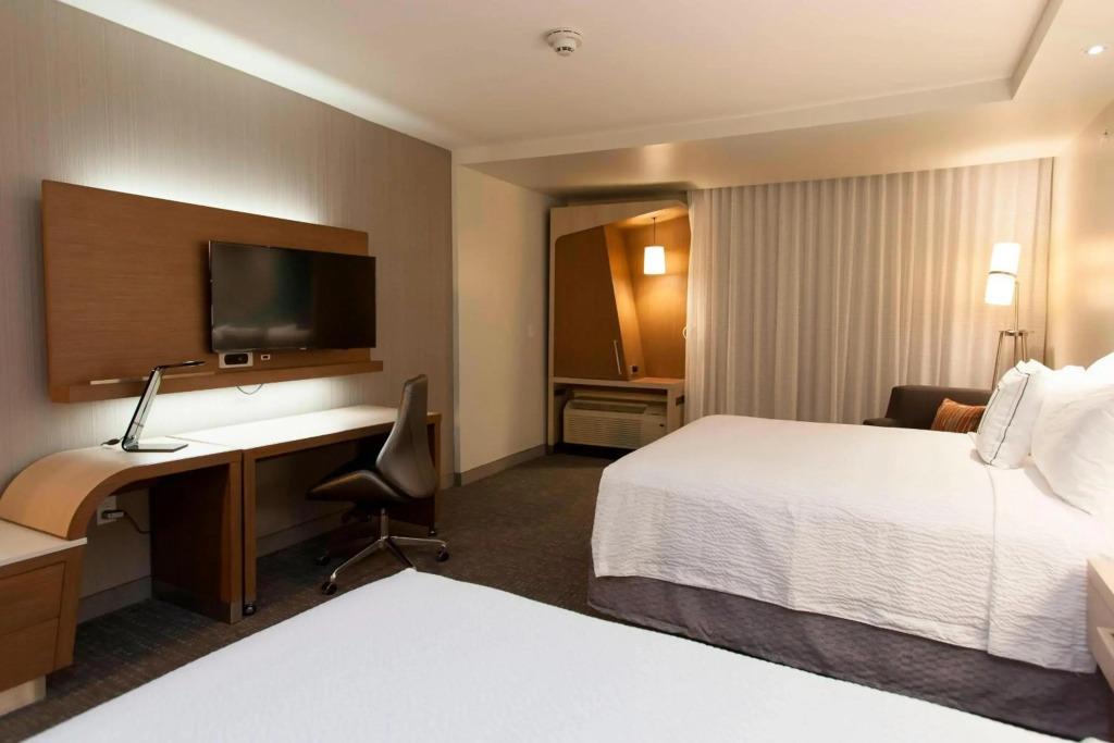 Courtyard by Marriott Houston City Place