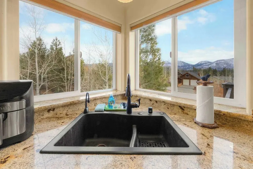 Lookout Point  Retreat for 6