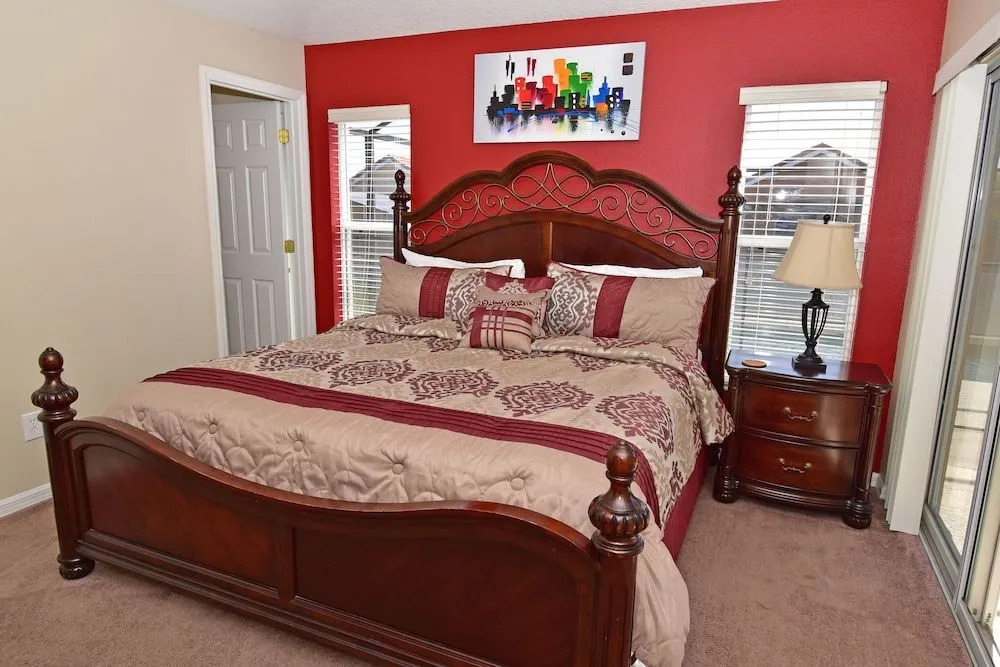 136CAR The Oasis 4 Br home by RedAwning